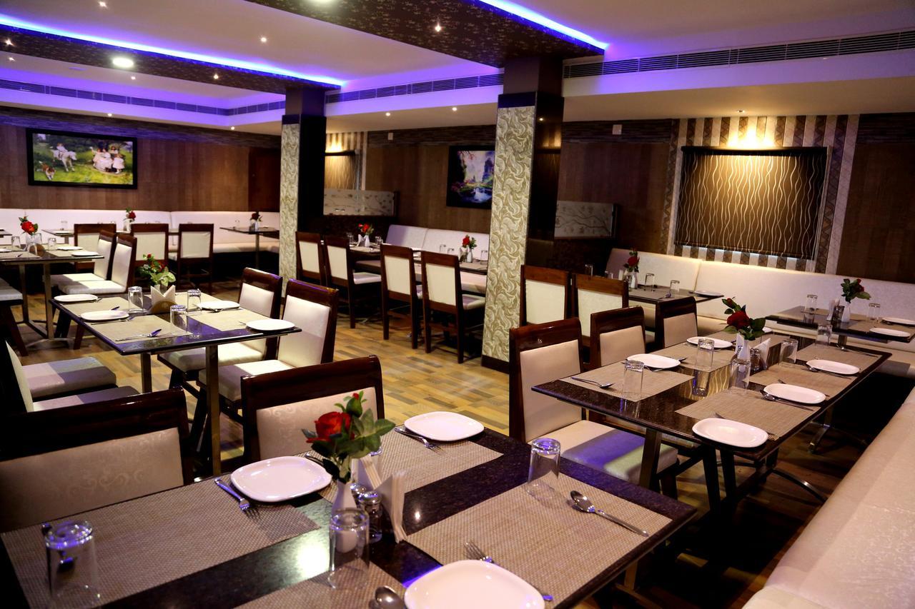 Venky'S Delight Hotel Rājahmundry Kültér fotó