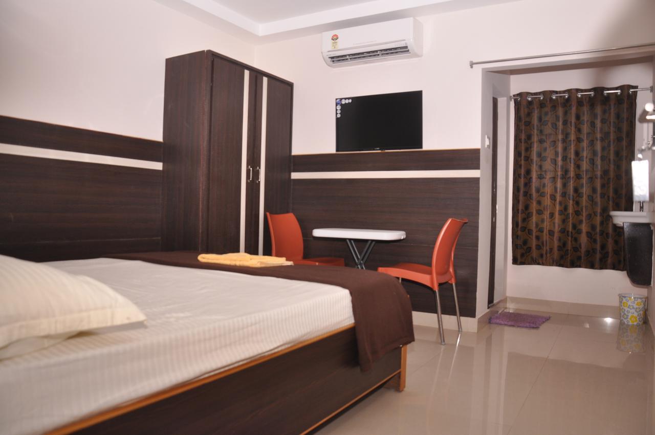 Venky'S Delight Hotel Rājahmundry Kültér fotó