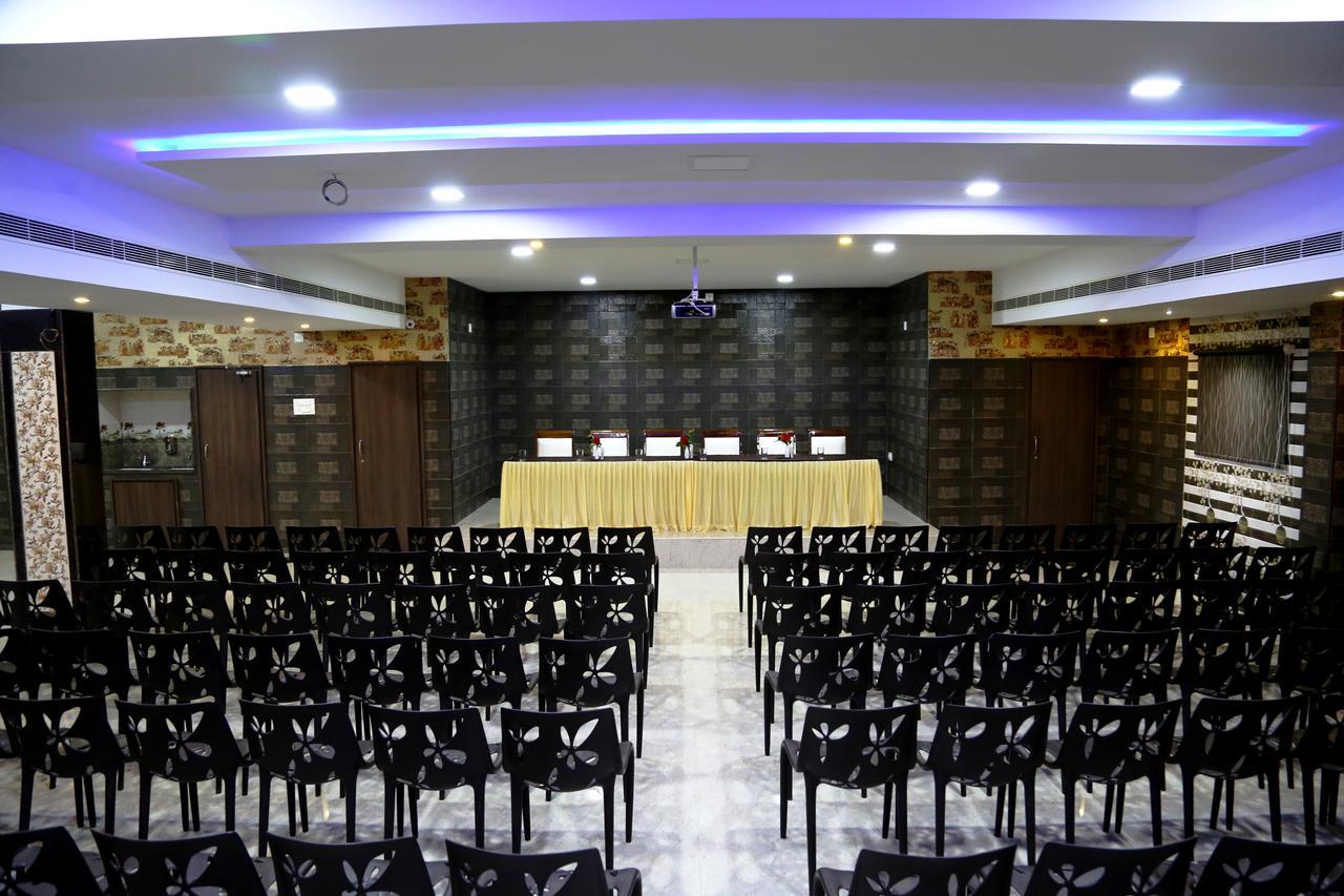 Venky'S Delight Hotel Rājahmundry Kültér fotó