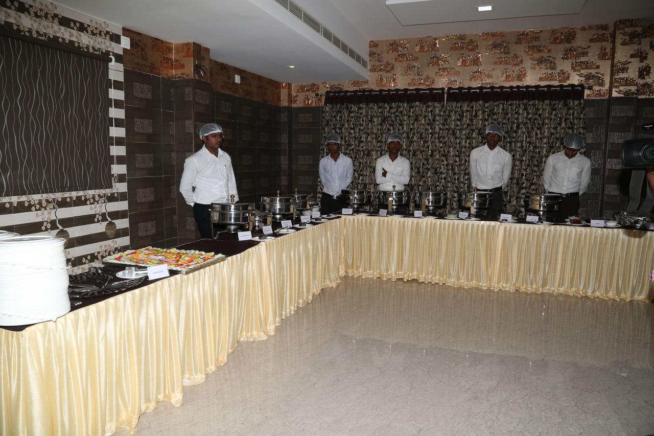 Venky'S Delight Hotel Rājahmundry Kültér fotó