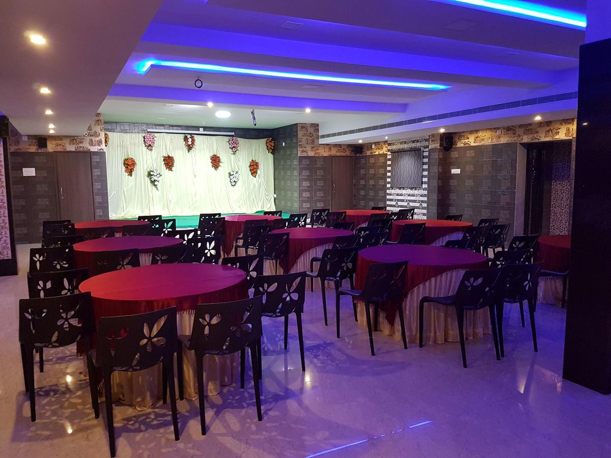 Venky'S Delight Hotel Rājahmundry Kültér fotó